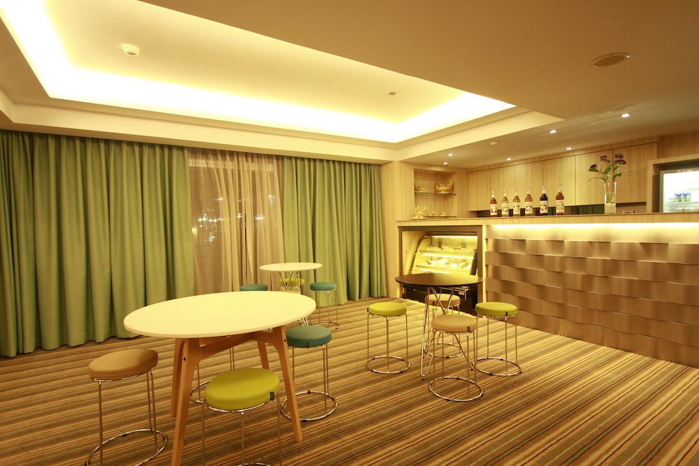 Fox Hotel Nagoya Batam 36/69