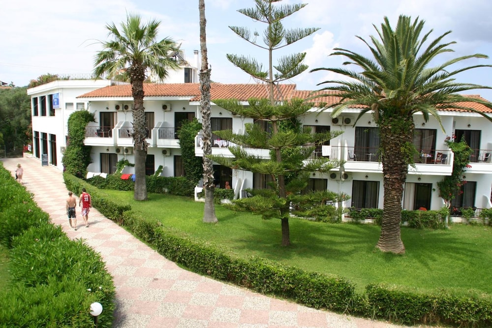 Morfeas Hotel 35/43