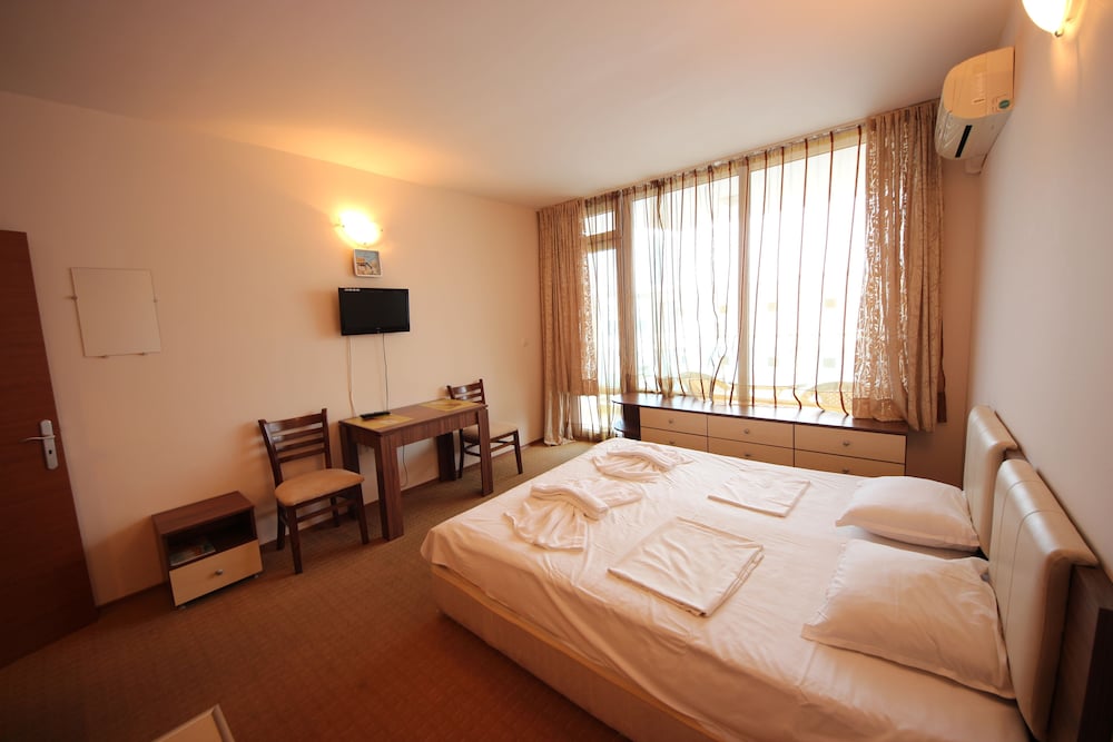 Esperanto Hotel 13/35