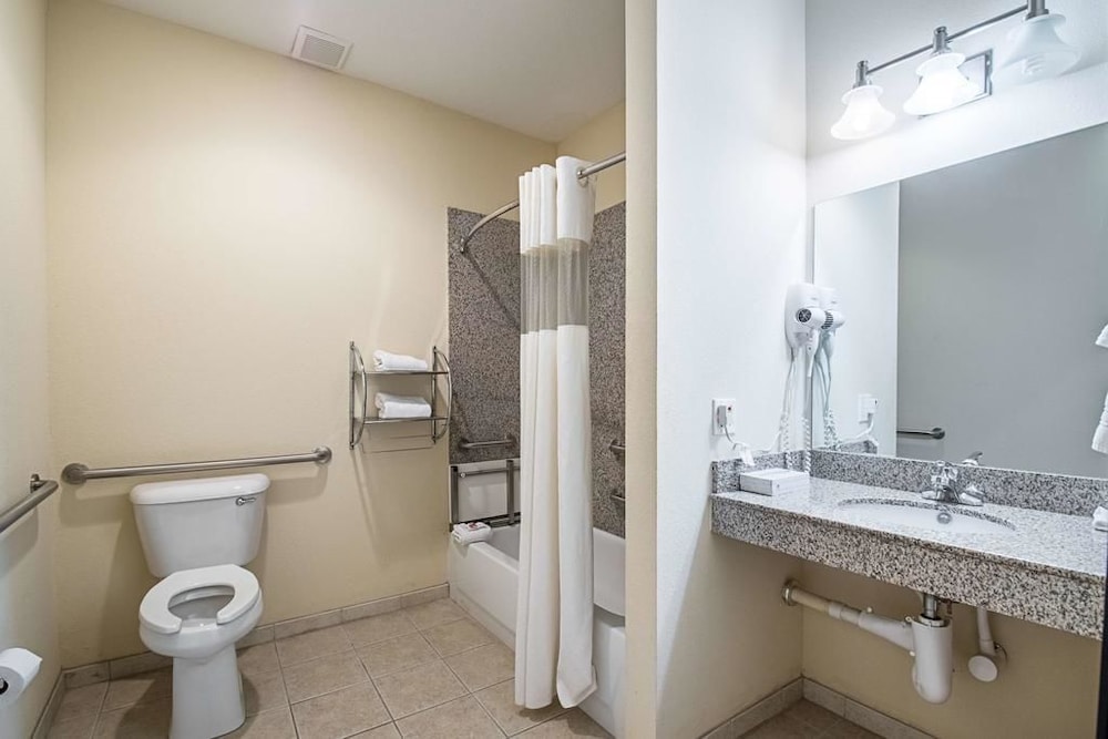 Days Inn by Wyndham Copperas Cove 13/53