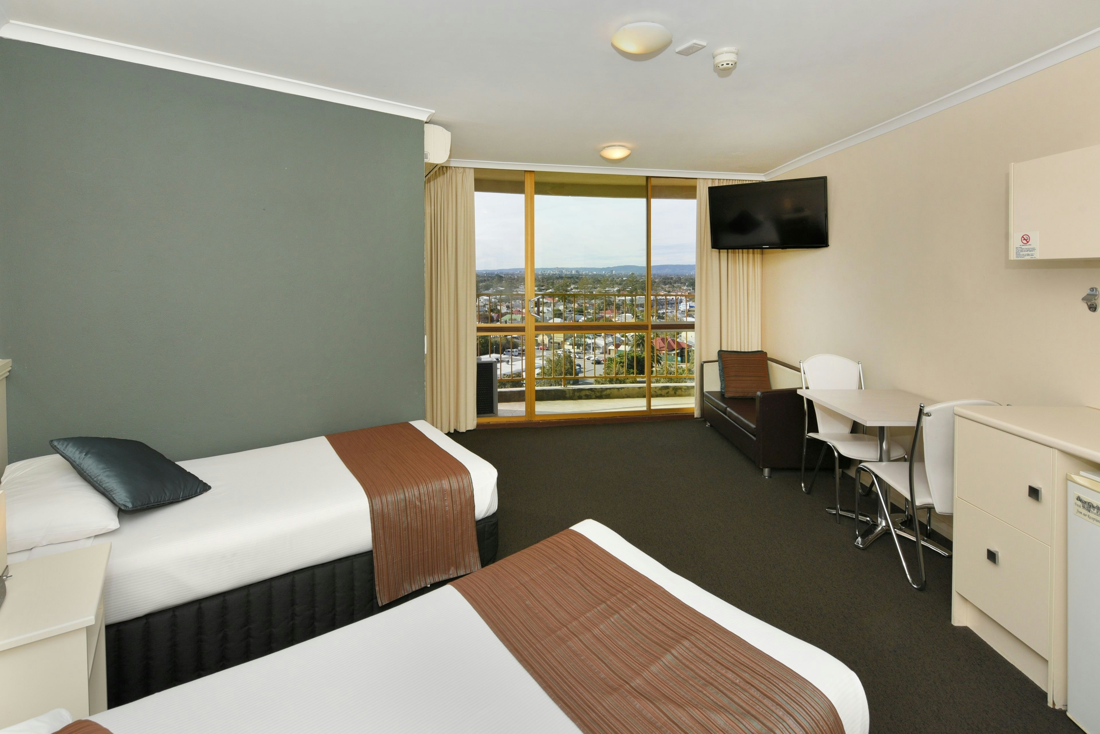 Atlantic Tower Motor Inn 15/45