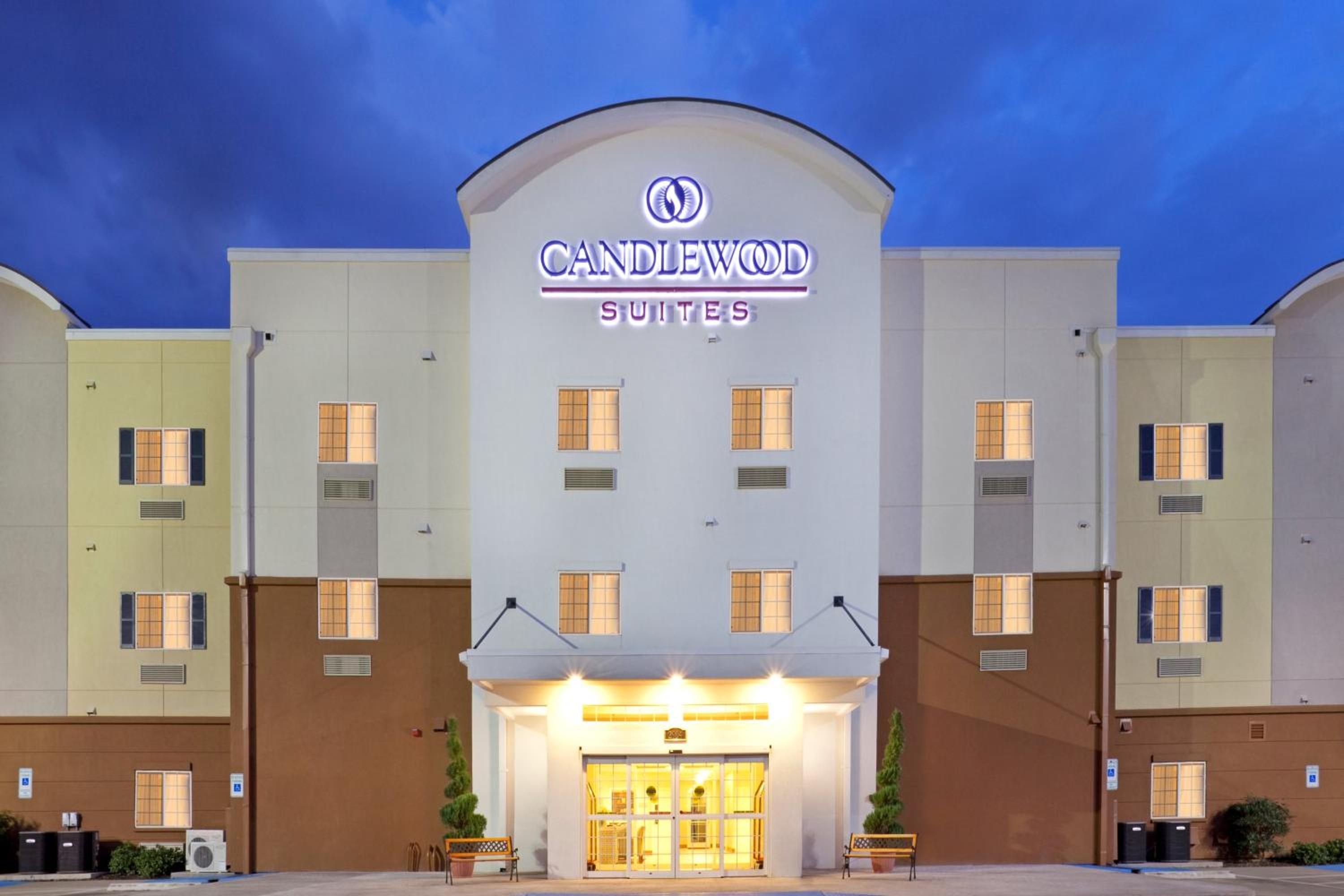CANDLEWOOD SUITES EL DORADO 3/25