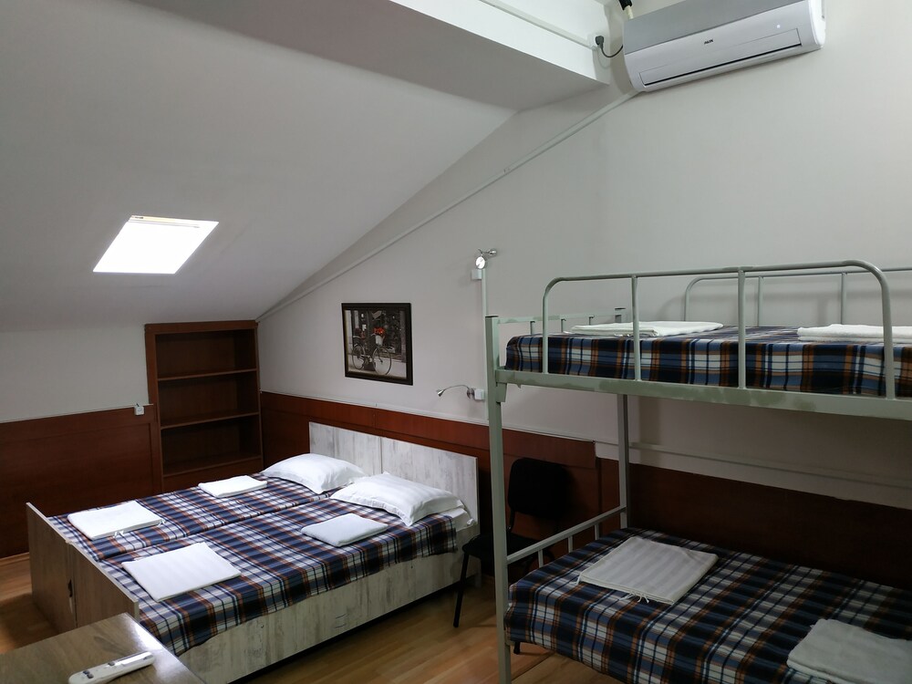 Joihostel 9/67