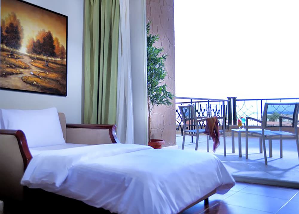 Coral Sea Beach Resort & Aqua Park 10/50
