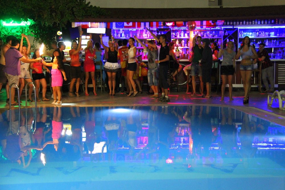AEGEAN PARK HOTEL 38/40