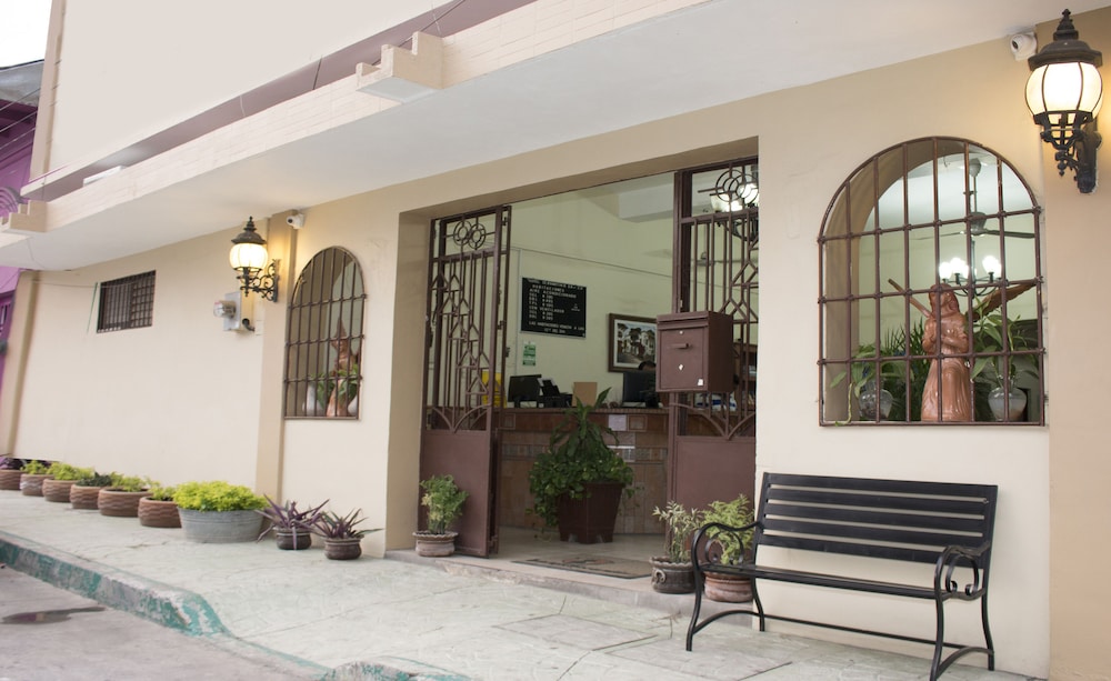Hotel Cervantino 3/50