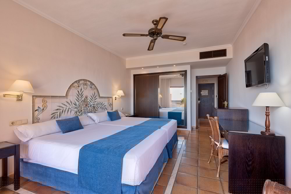 Hotel Ibersol Almunecar Beach and Spa 25/67
