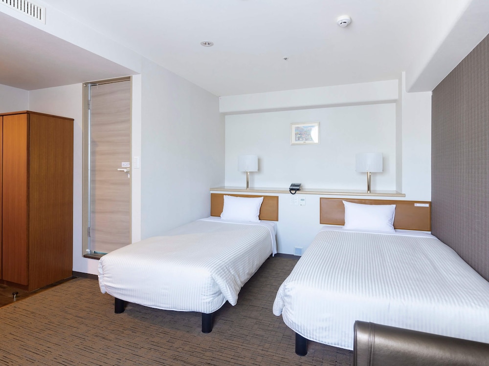 DELUXE, TWIN BEDS