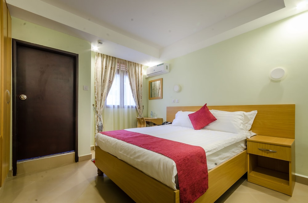 DELUXE, DOUBLE BED