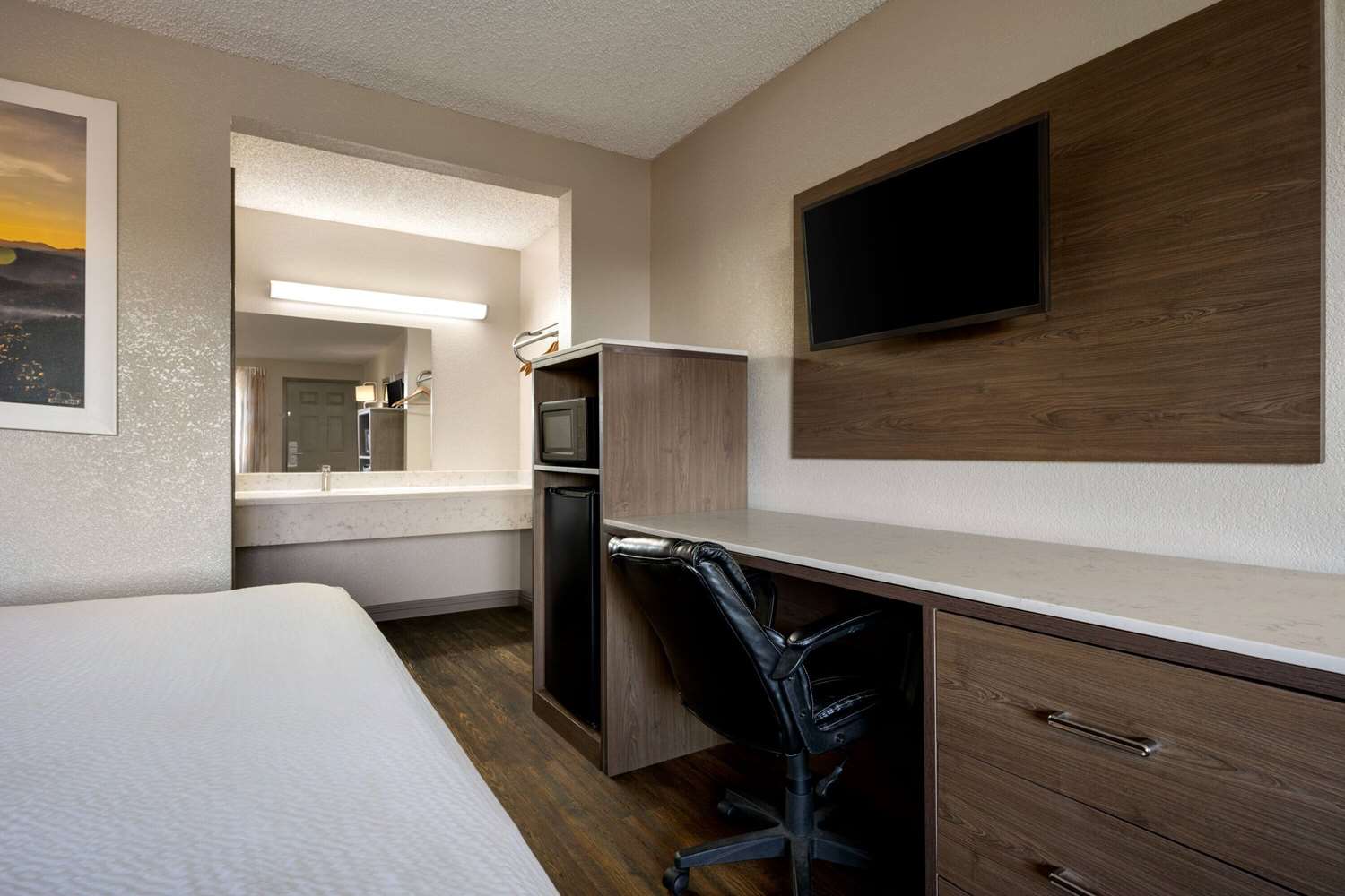 Days Inn By Wyndham Fresno South 31/38