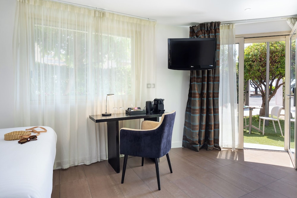 AEVA HOTEL 30/44