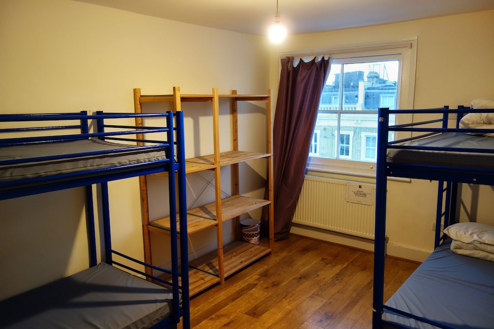 Saint James Backpackers 37/50