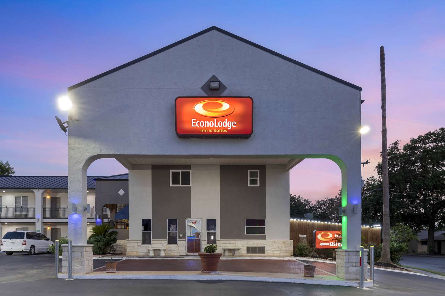 Econo Lodge Inn & Suites Near Lackland AFB San Antonio, TX photo5