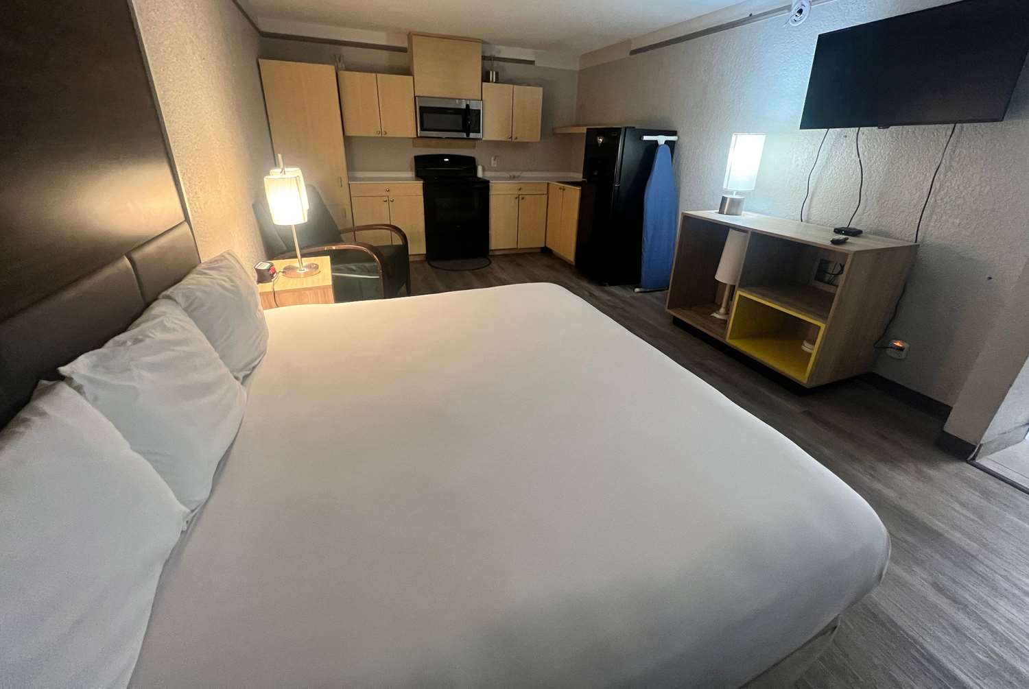 Days Inn Sulphur West 3/25