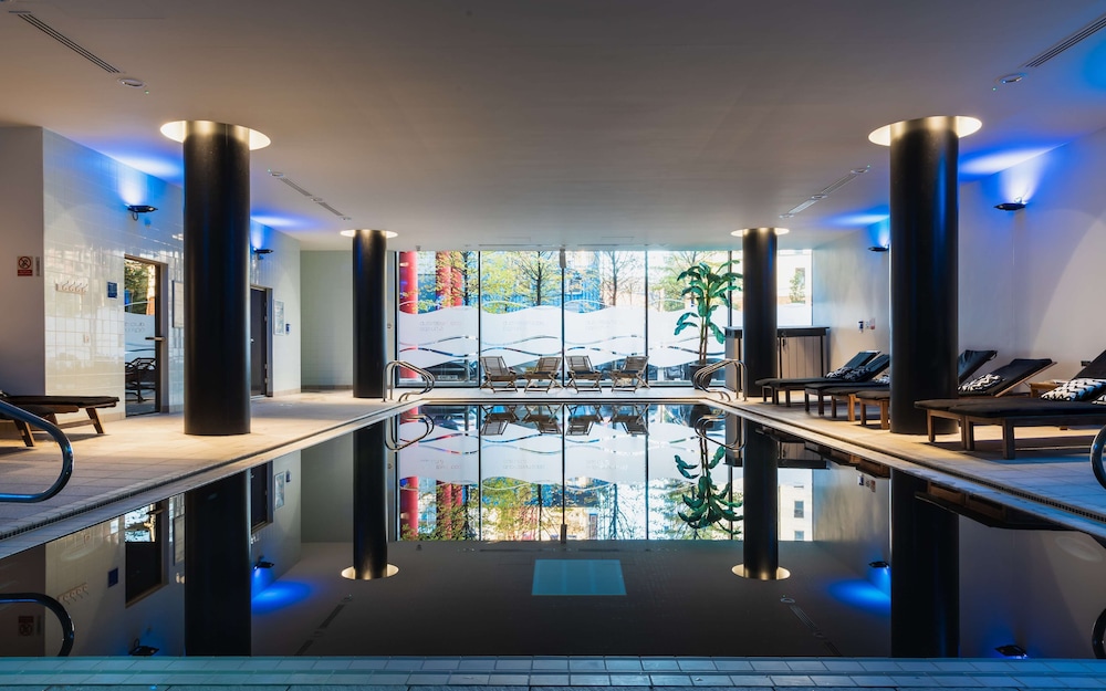 Radisson Hotel Manchester City Centre, A Verified Net Zero Hotel 79/91