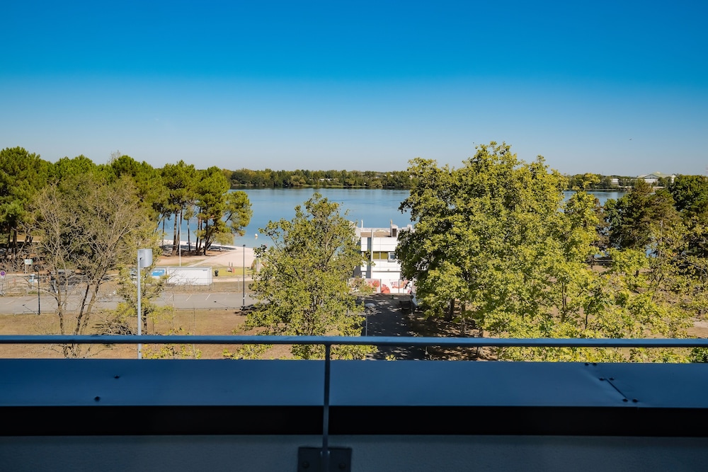 ibis Styles Bordeaux Lac Bruges 40/44
