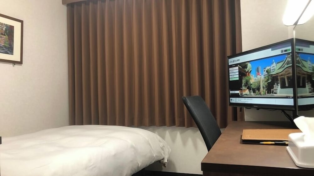 ROOM, SINGLE, SMOKING
