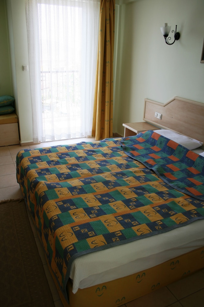 ANT APART HOTEL 9/50