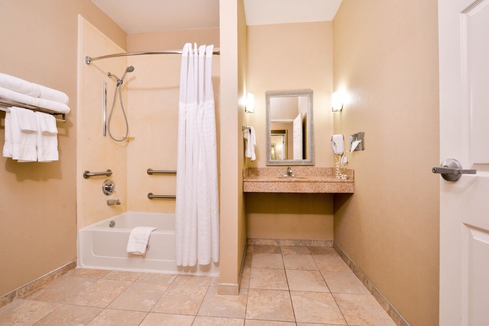 Comfort Suites Mount Vernon 7/36