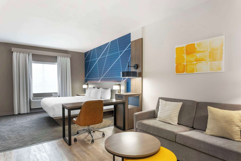 Comfort Suites Elgin Northwest 29/48