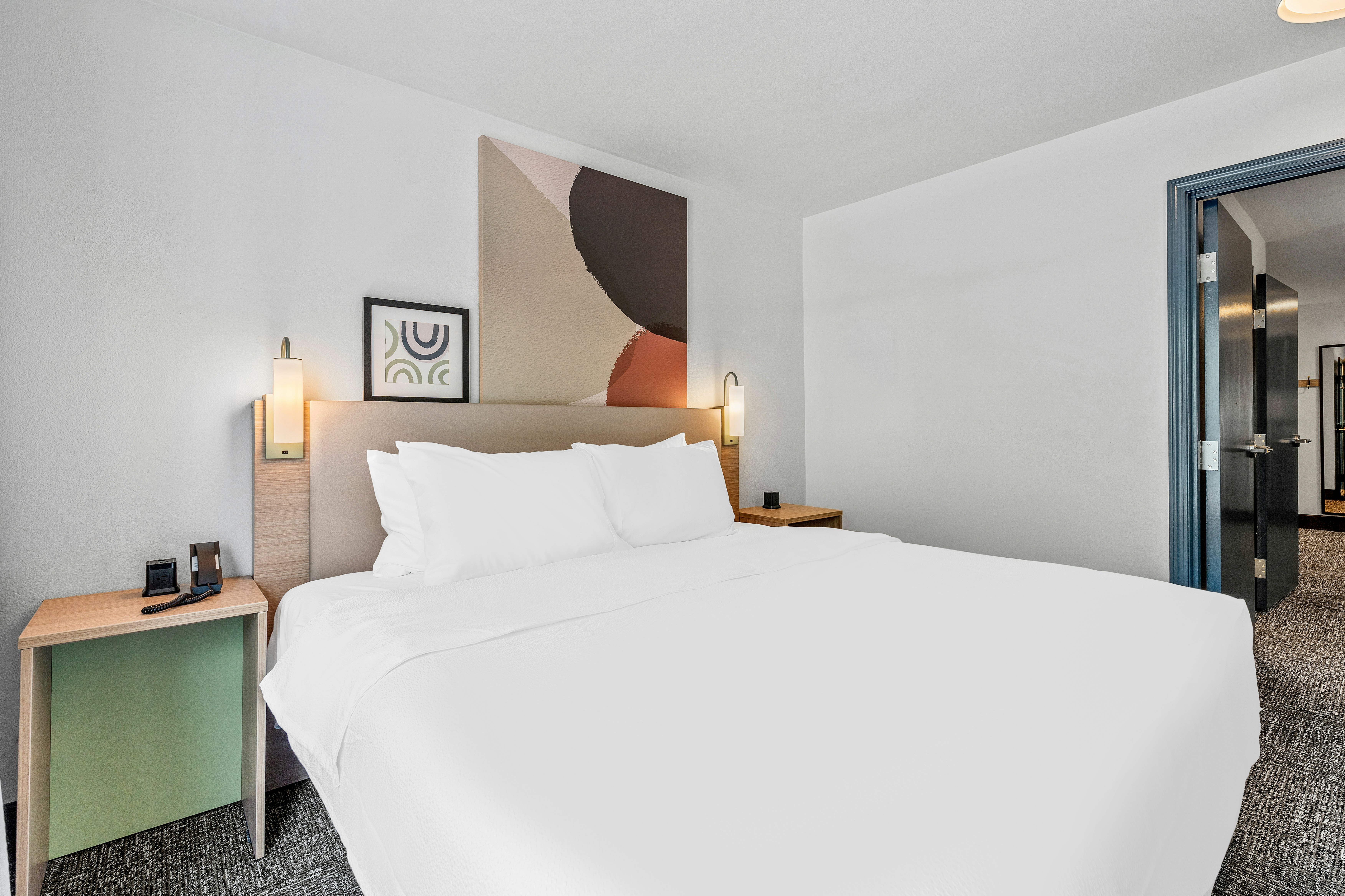 Studio, King Bed