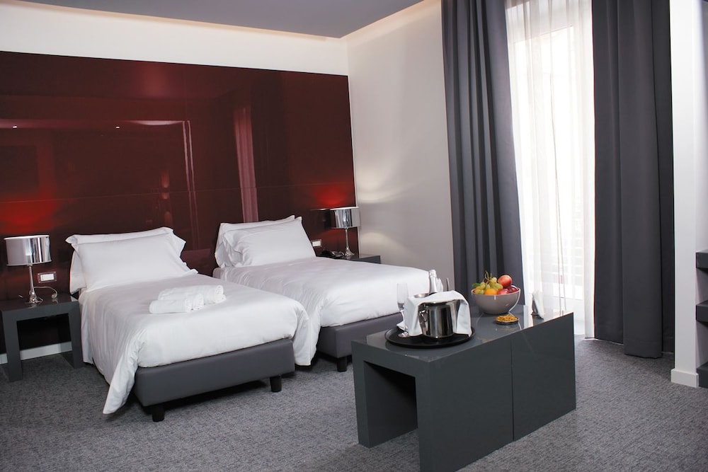 Hotel Leopardi 13/37