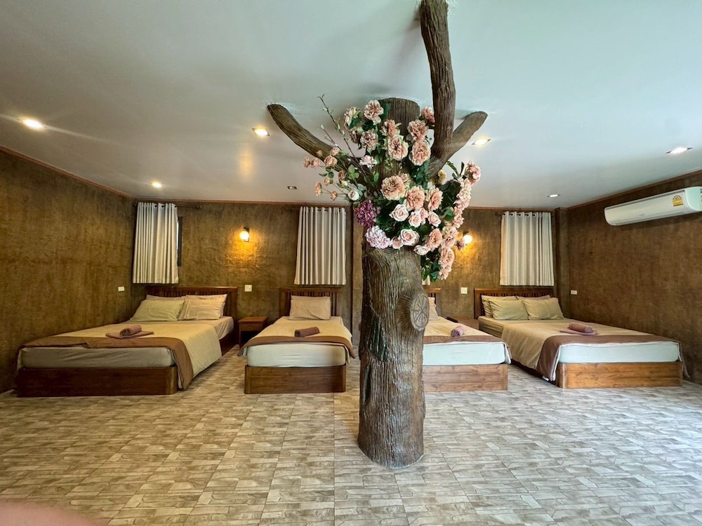 Timberland And Fruit Resort 32/50