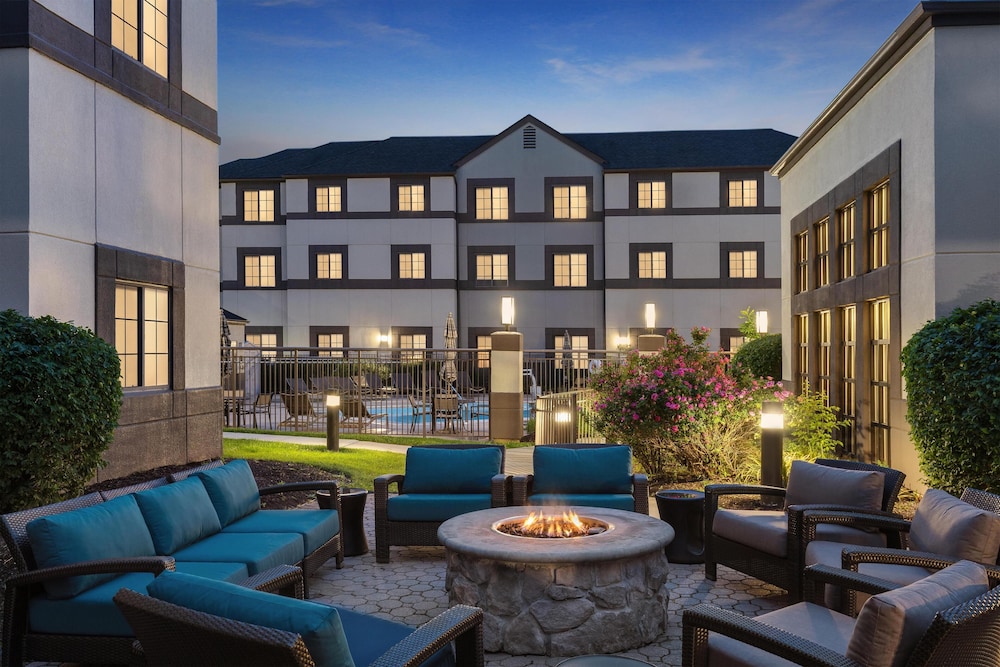 HYATT HOUSE MORRISTOWN 50/77