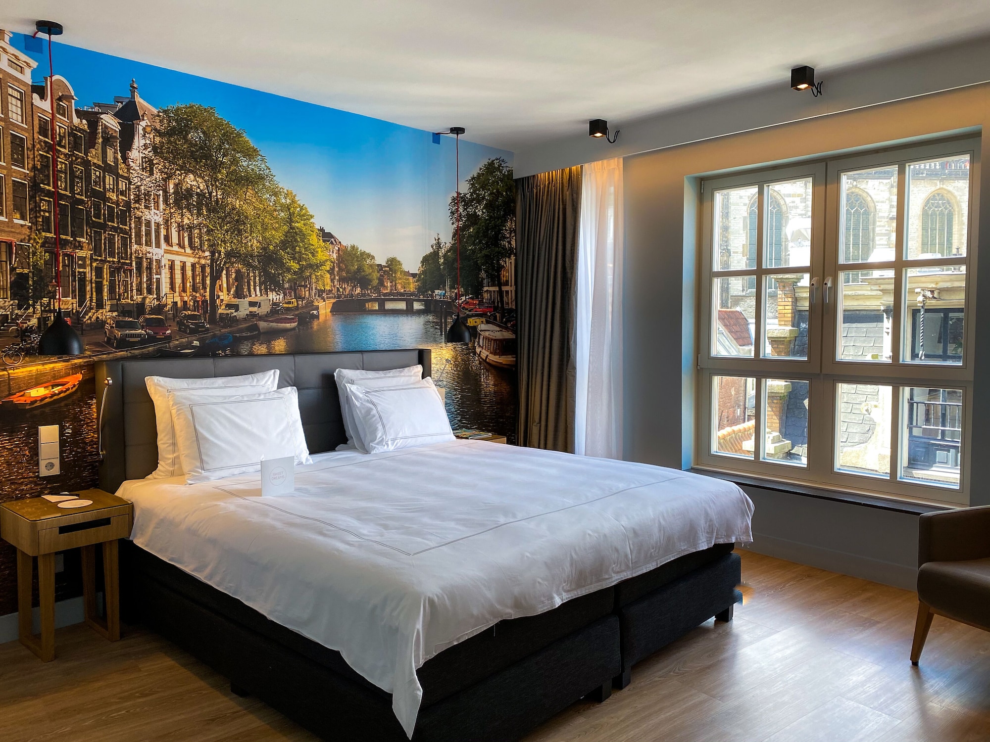 Swiss, Double Bed