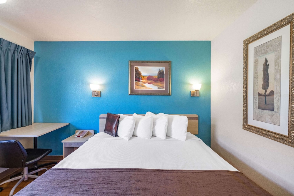 Travelodge by Wyndham Miles City 12/60