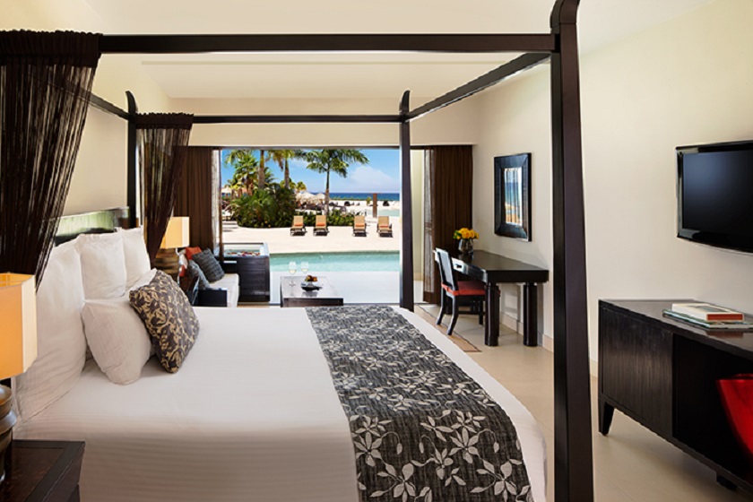 Preferred Club, Swim Out, King Bed