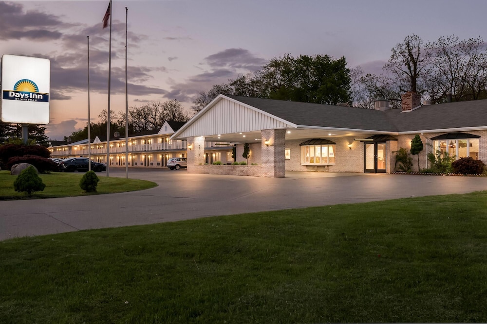 Days Inn by Wyndham Whitmore Lake 56/64
