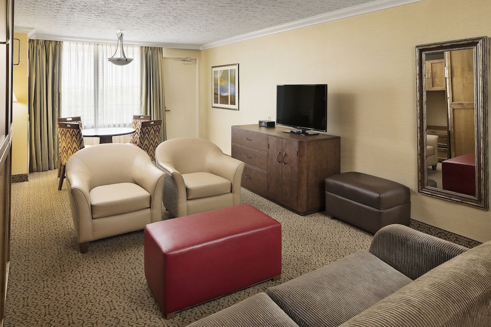 Crowne Plaza Louisville Airport Expo Center 34/79