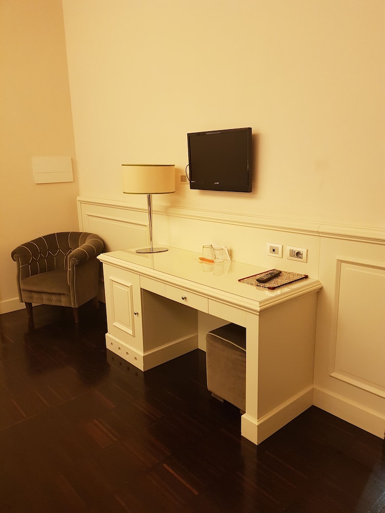 Hotel Patria Pistoia 46/50