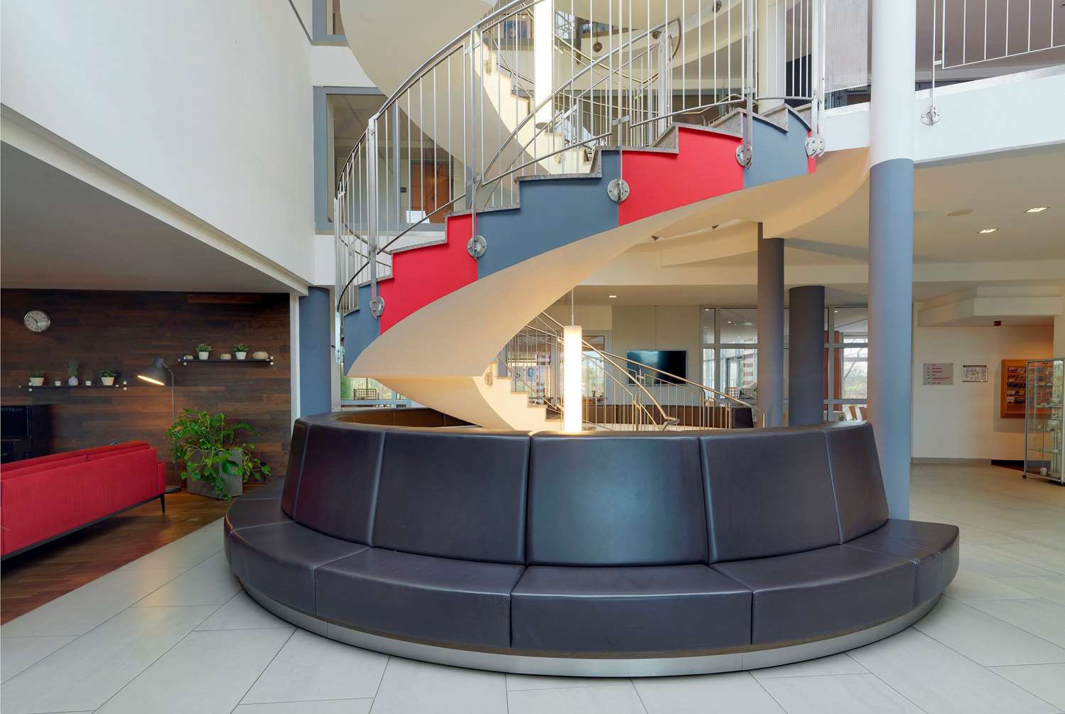Lobby at Ramada by Wyndham Dresden, DRESDEN