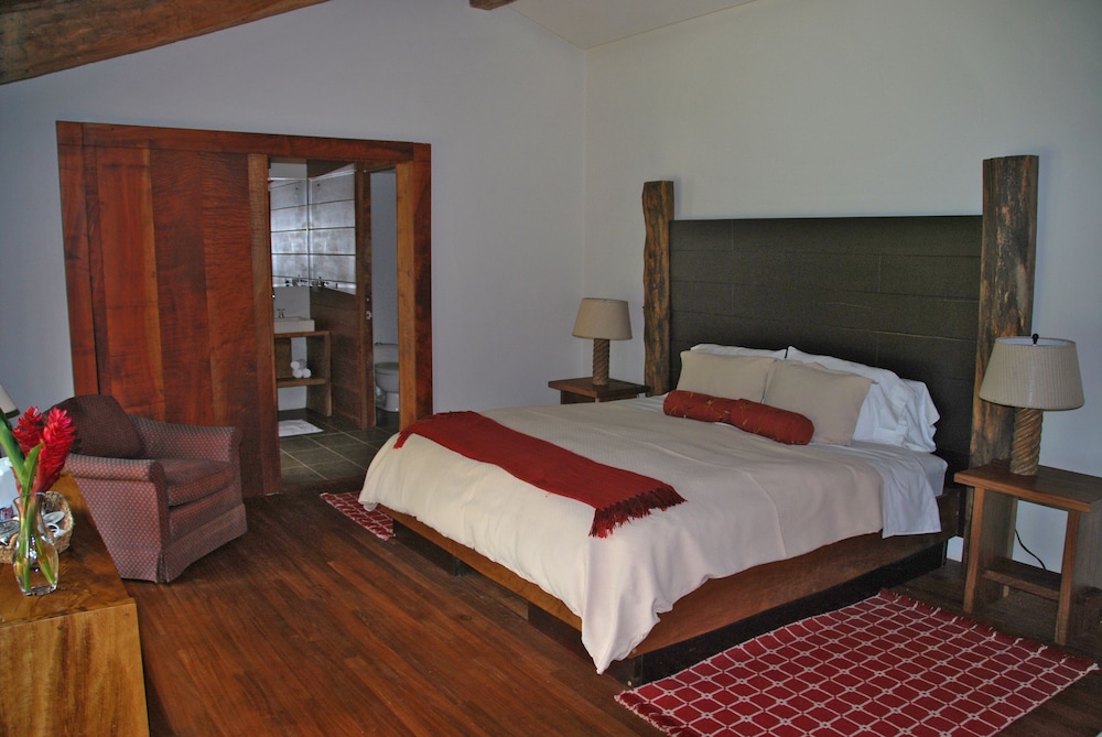 Poas Volcano Lodge 12/71