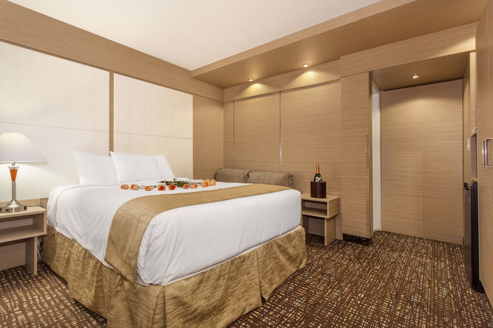 Ocean Beach Palace Hotel And Suites 23/67