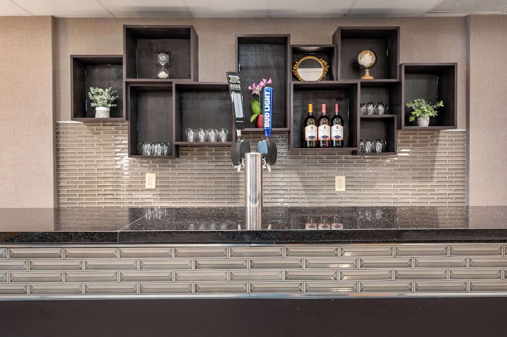 Drury Inn and Suites Champaign 4/50