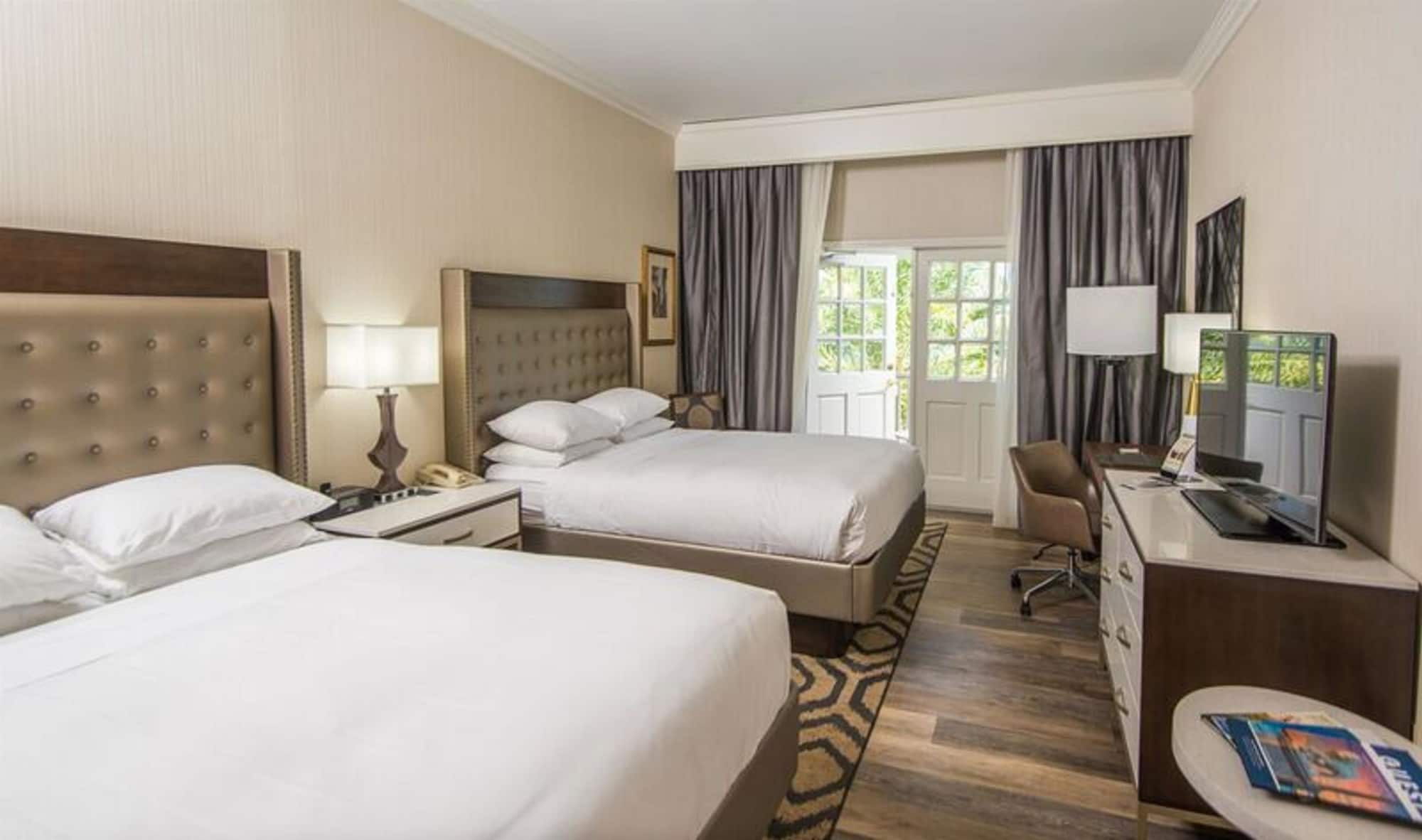 ROOM, 2 QUEEN BEDS, BAY FRONT, BALCONY