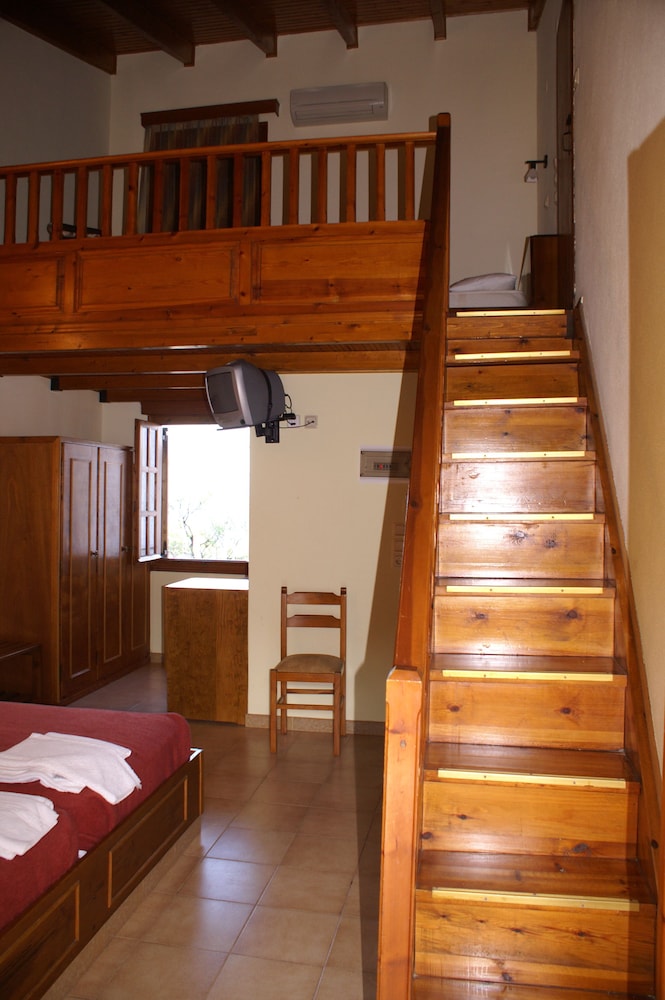 Drymna Hotel 16/50