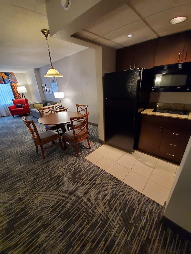 Country Inn & Suites By Radisson, Fredericksburg South (I-95), VA 16/26