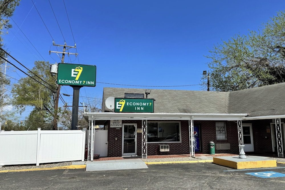 Economy 7 Inn Hampton W Pembroke 11/64