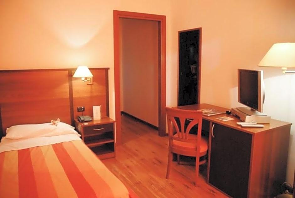 HOTEL BEL SIT 12/50