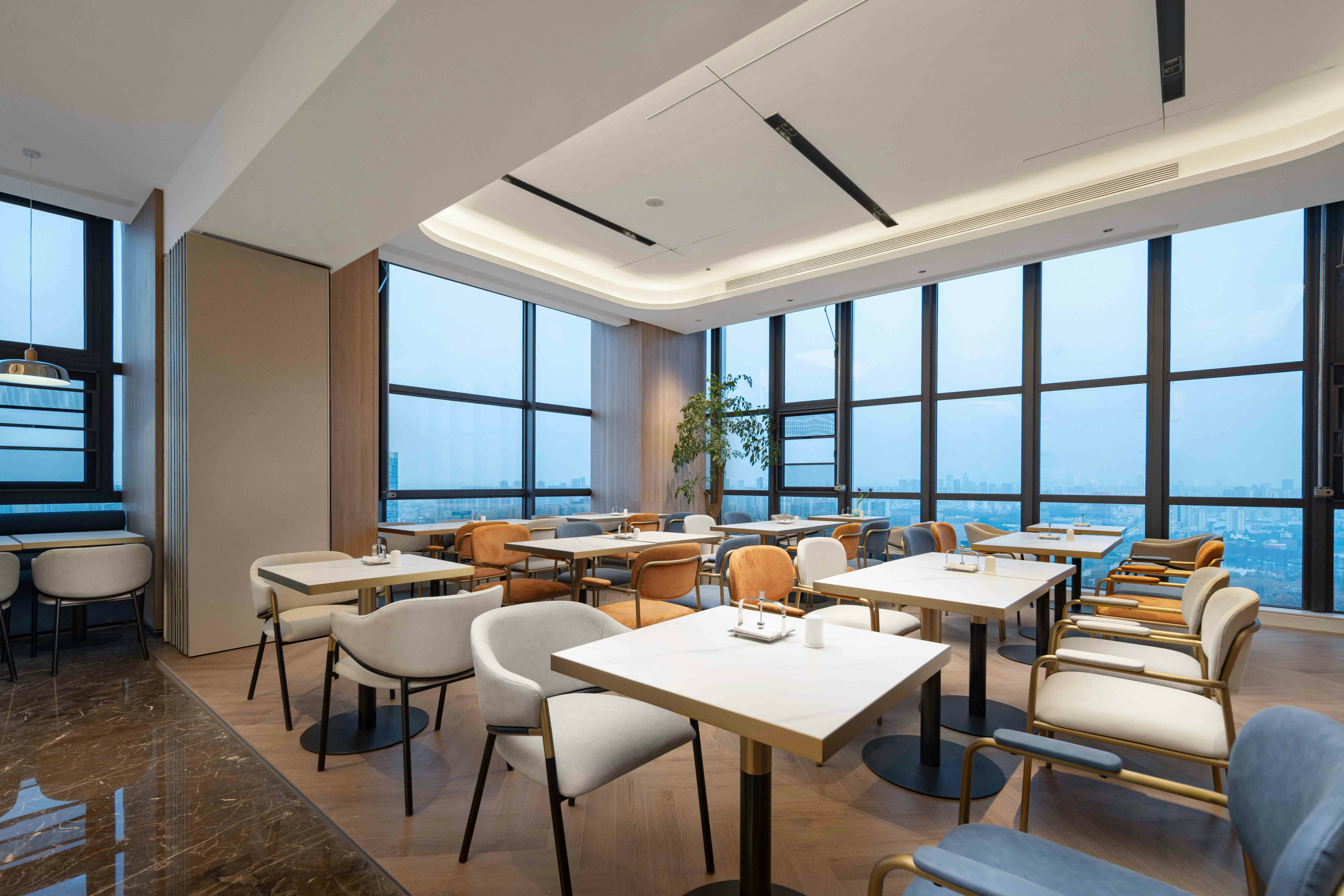 Holiday Inn Express Wuhan East Lake 35/50