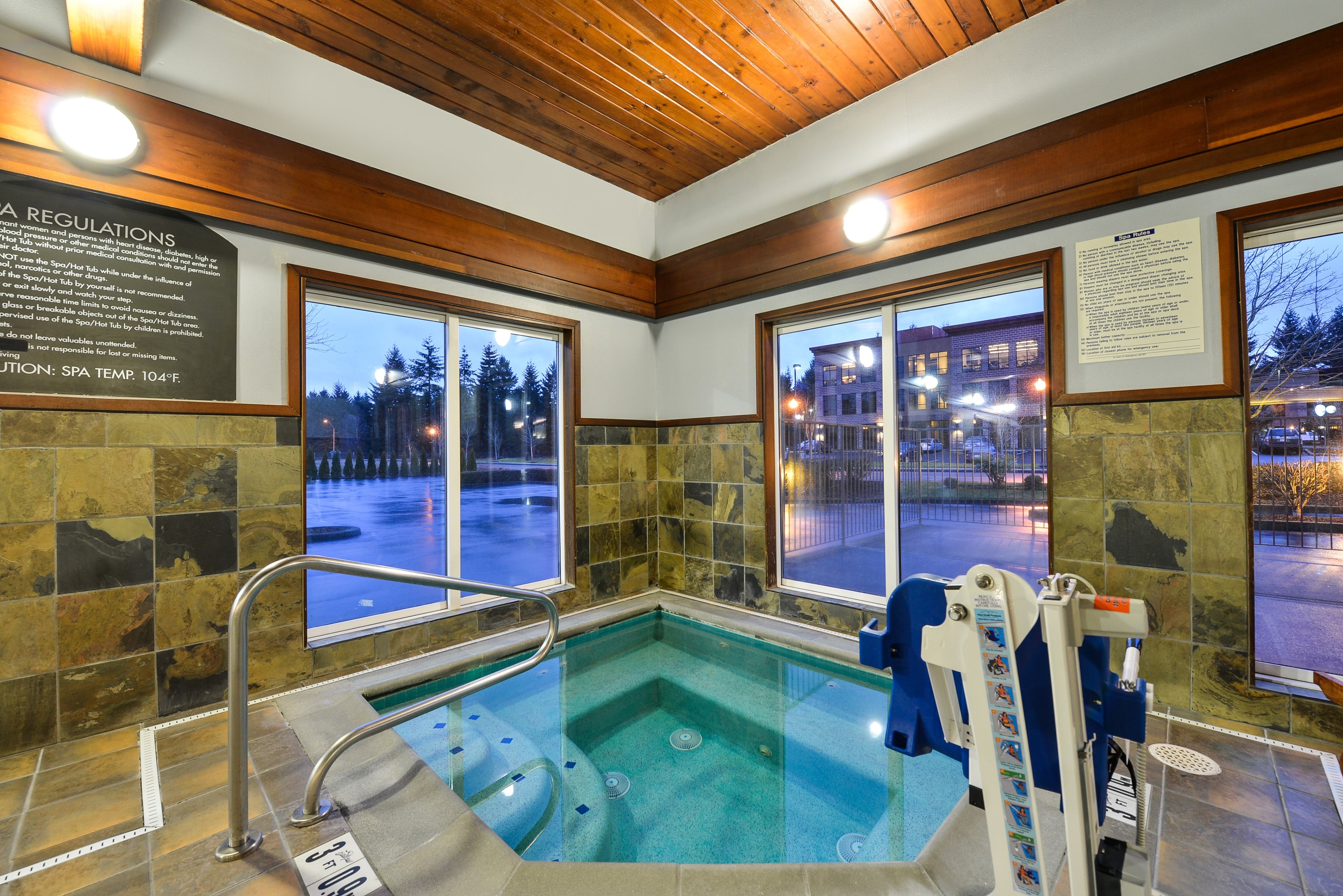 Holiday Inn Express Vancouver North Salmon Creek 32/53