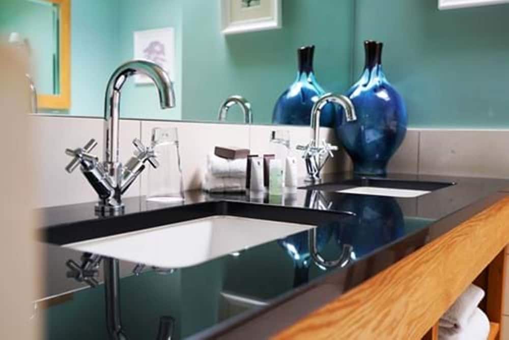 Feversham Arms Hotel Verbena Spa 43/75