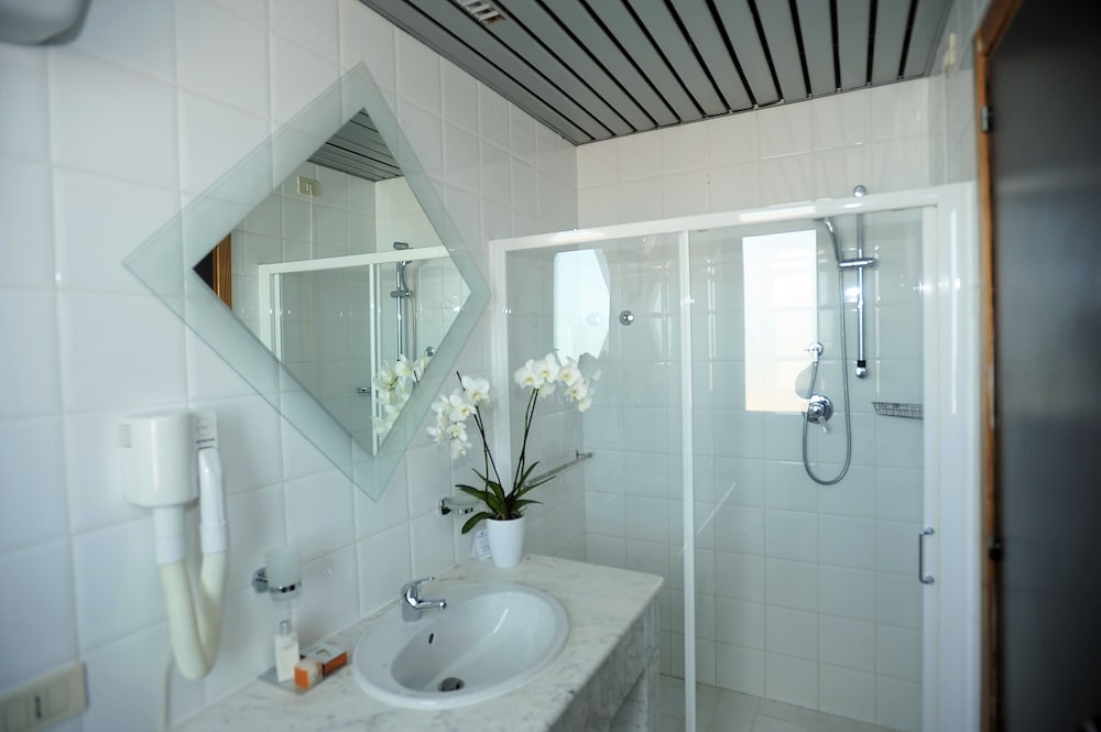 Hotel Borgo Marina 48/50