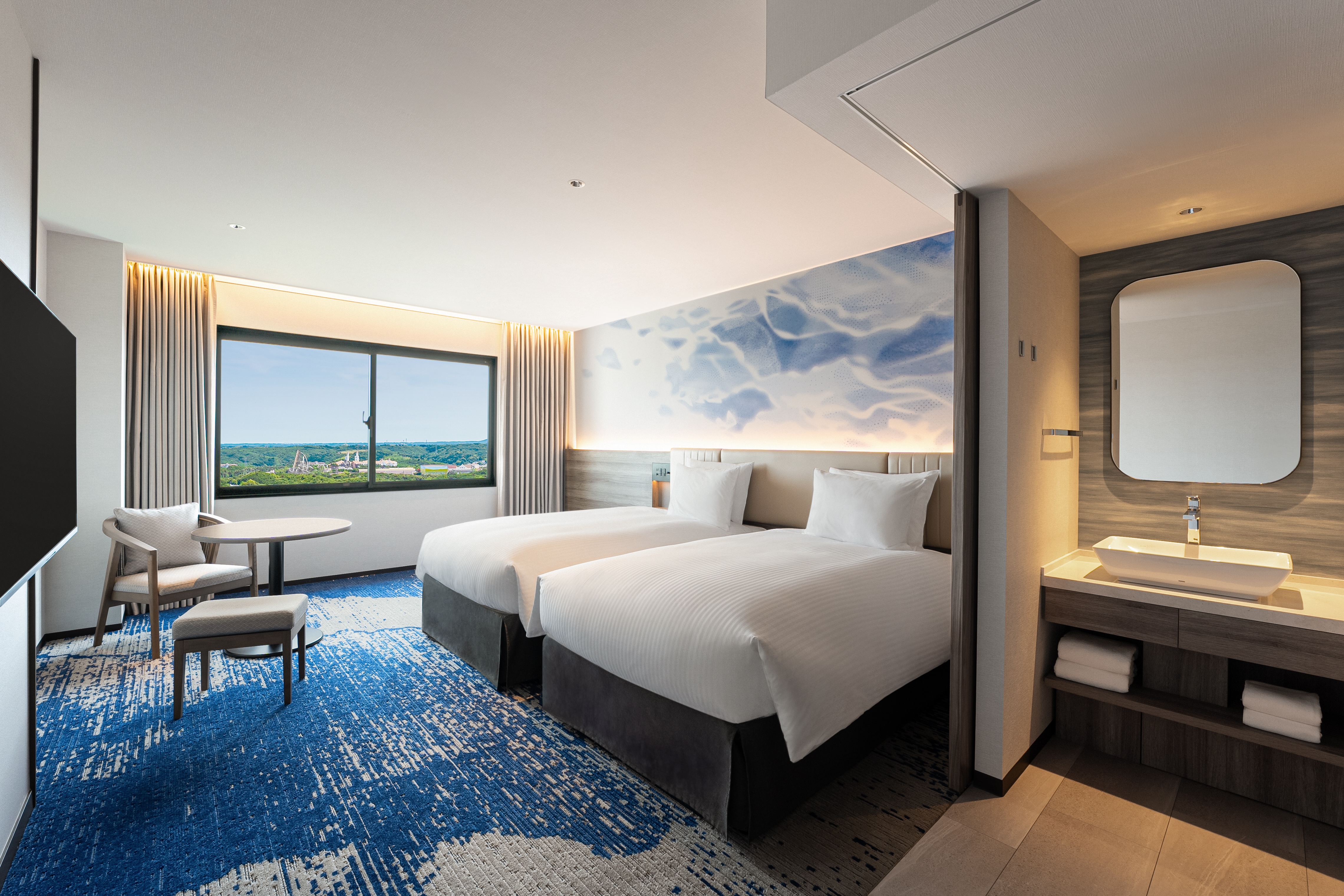 Superior, Twin Beds, Two Extra Beds, Mountain View, High Floor