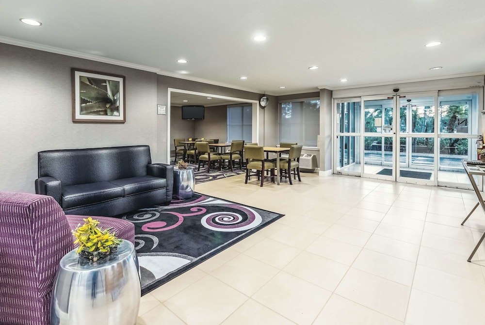 La Quinta Inn & Suites by Wyndham Naples East I-75 27/45