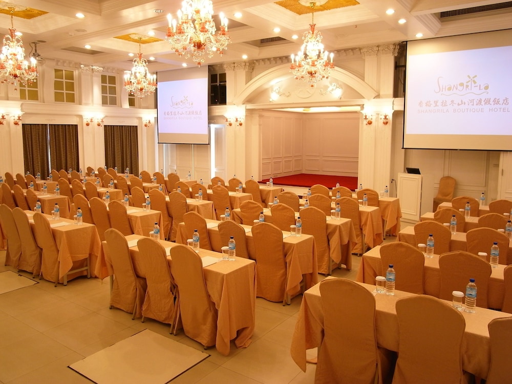 Shangrila Boutique Hotel 38/47